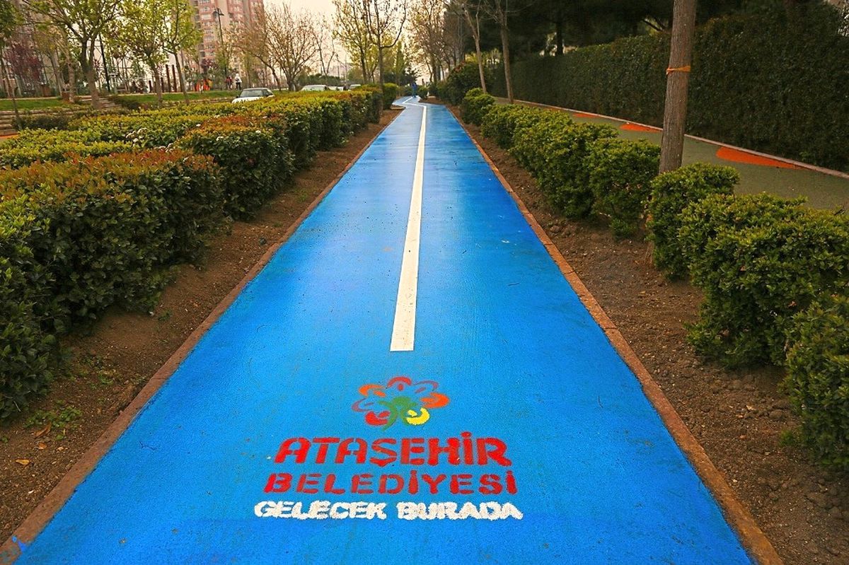 Ataşehir\'de Yollar Renklendi