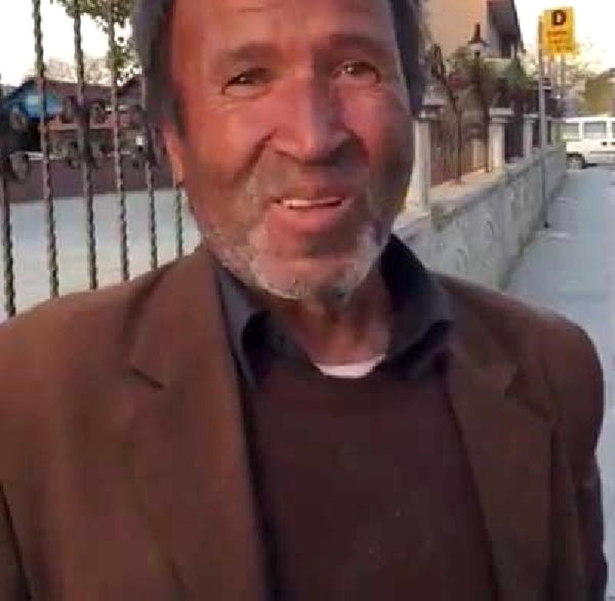 Ayakkabı Boyacısına Zabıtanın El Koyduğu Sandığı Teslim Edildi