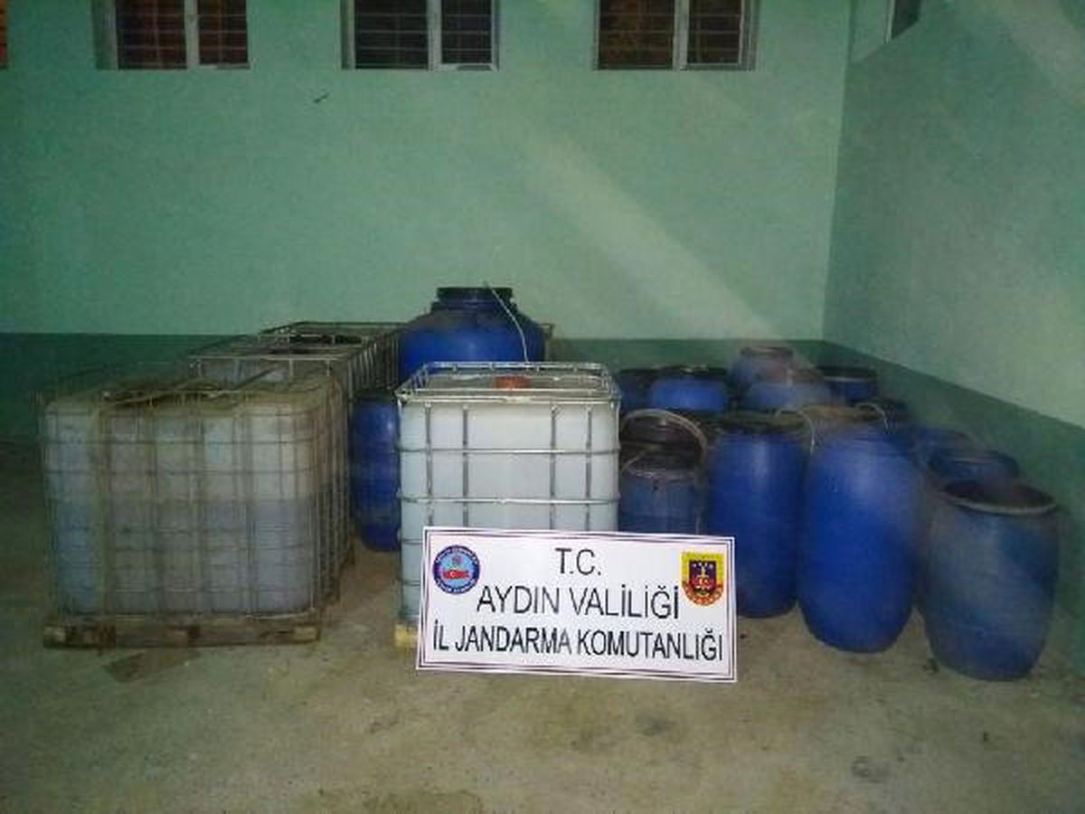 Aydın\'da Kaçak Üretim Şarap ile Hintkeneviri Ele Geçildi