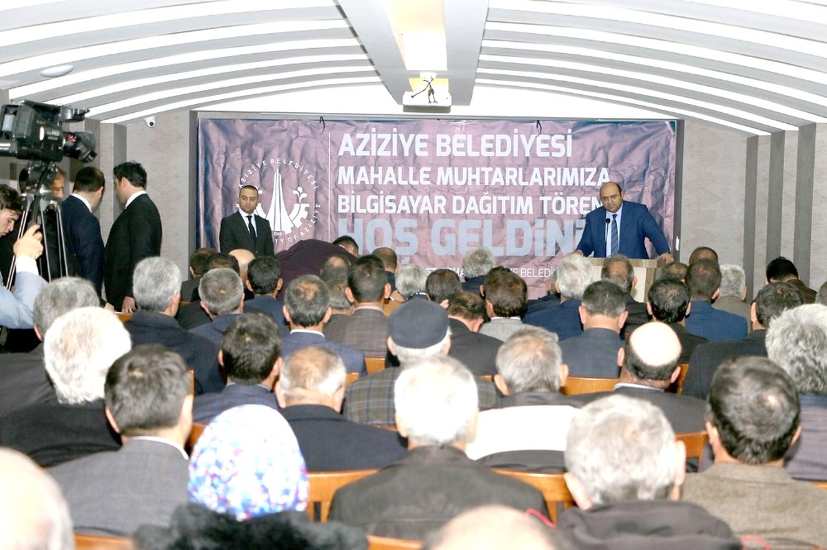 Aziziye Belediyesi\'nden Muhtarlara Bilgisayar