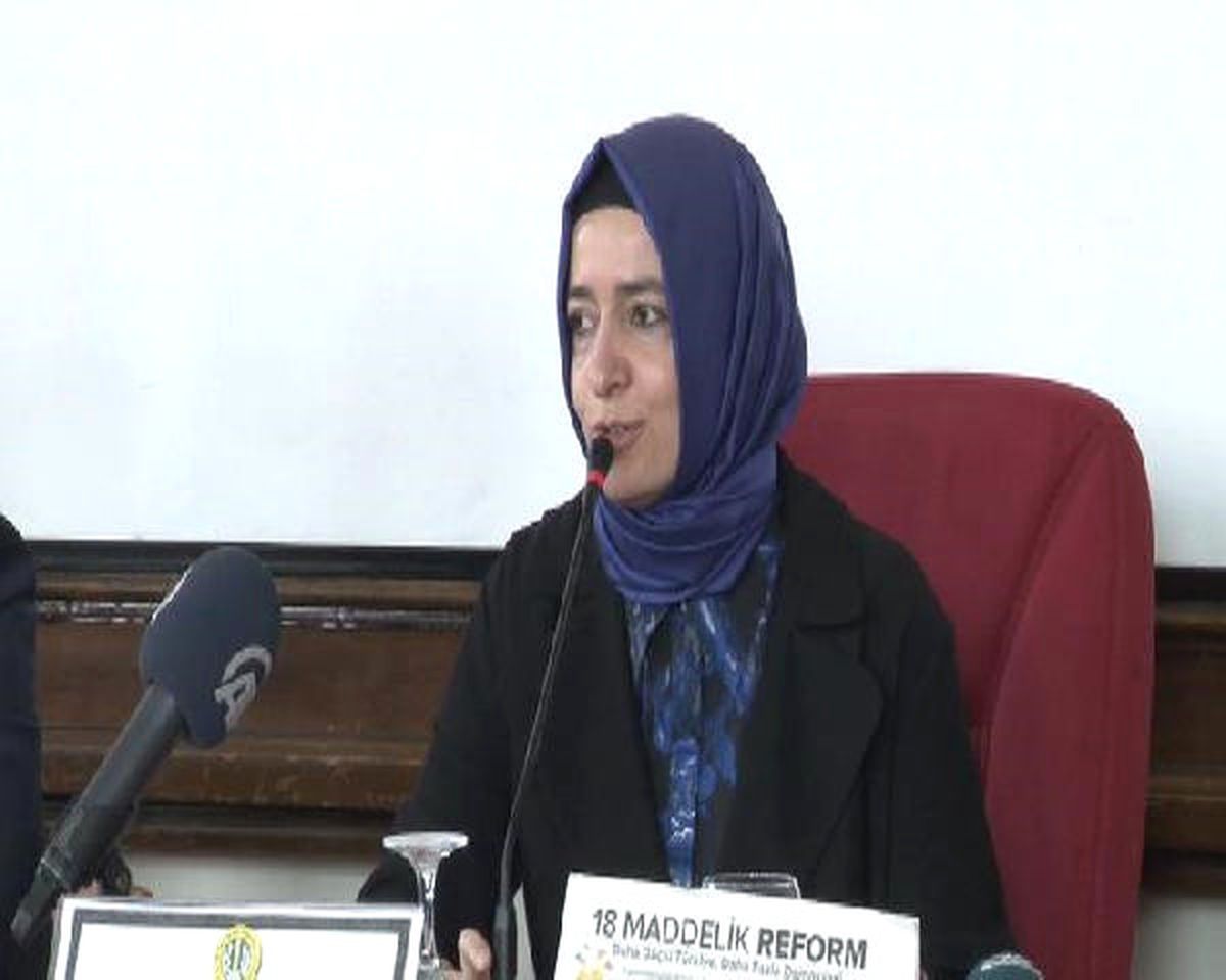 Bakan Sayan Kaya Üniversiteli Gençlerin Sorularını Yanıtladı