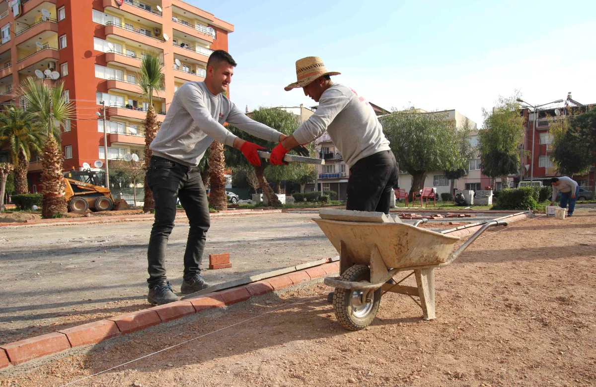 Bayraklı\'da parklar yaza hazır!