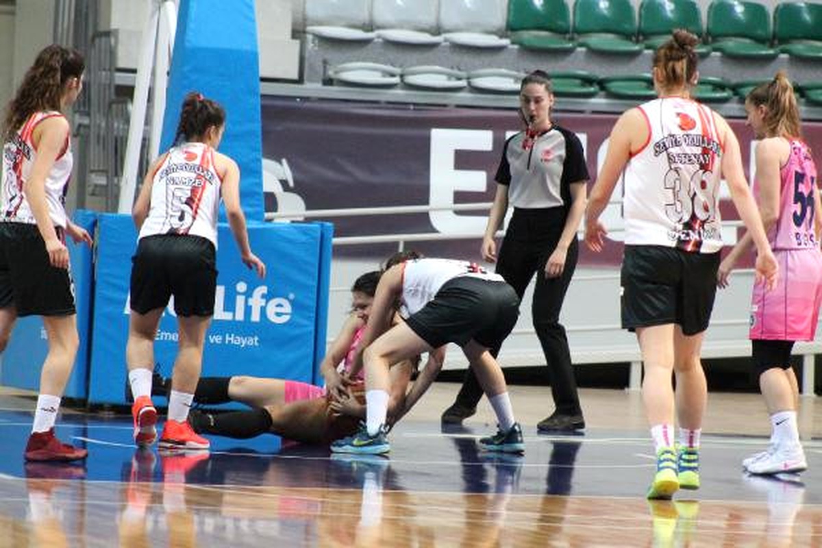 Bursa Büyükşehir Belediyespor-Denizli Seviye Okulları Denizli Basket: 92-30