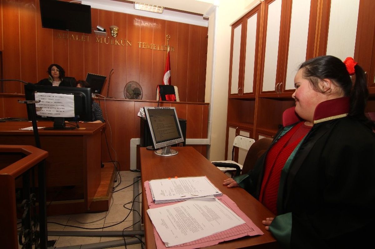 Down Sendromlu Melisa\'nın Avukatlık Hayali Gerçek Oldu