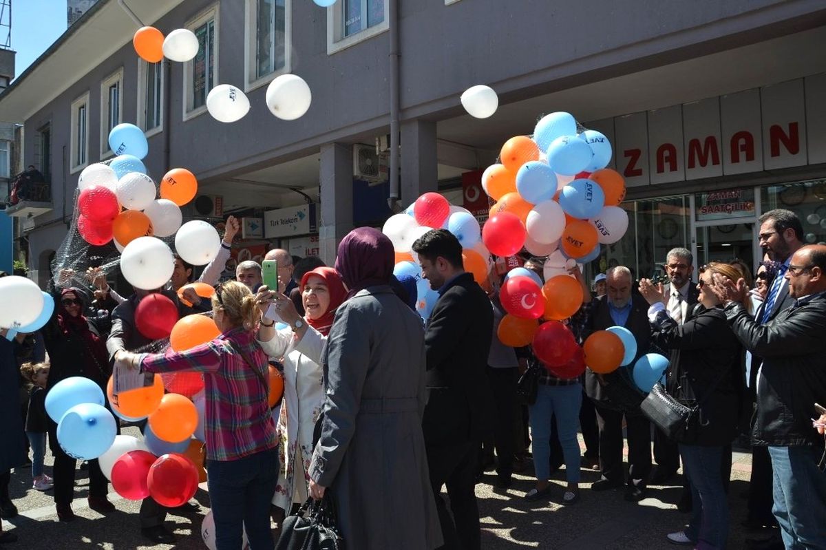 Evet" İçin Balon Uçurdular