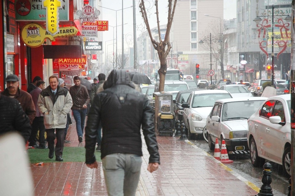 Gaziantep\'te Sağanak Yağış Hayatı Olumsuz Etkiledi