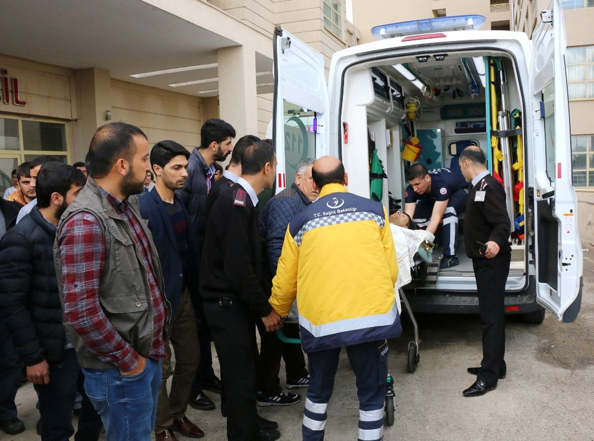 Işçiler Elektrik Akımına Kapıldı: 1 Ölü, 1 Yaralı
