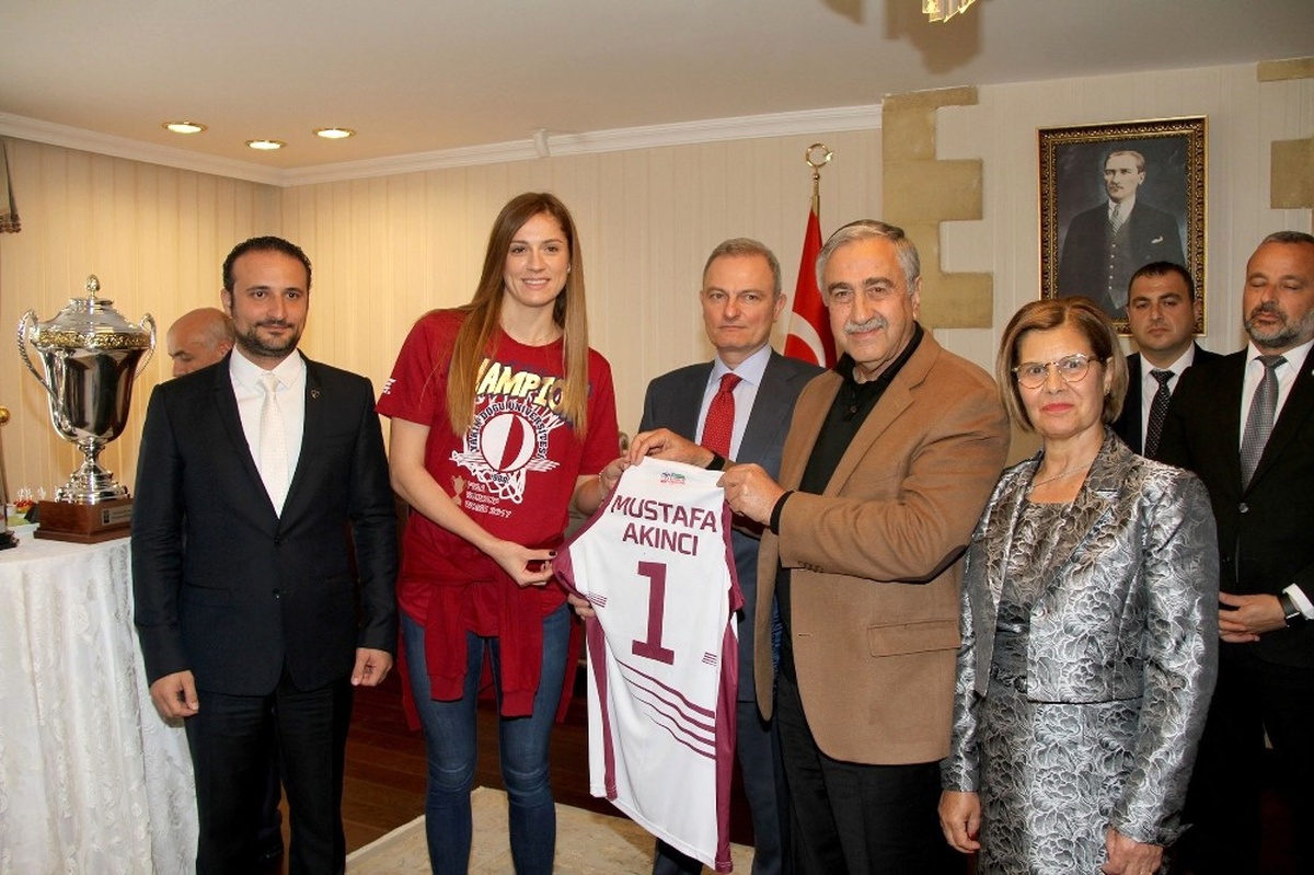 KKTC Cumhurbaşkanı Akıncı, Eurocup Şampiyonunu Kabul Etti