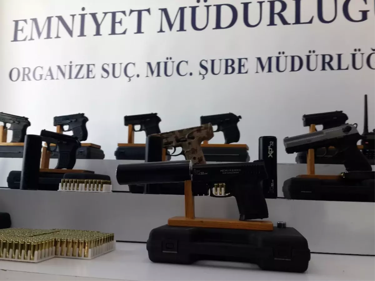 Müzisyenin Evinden Cephanelik Çıktı