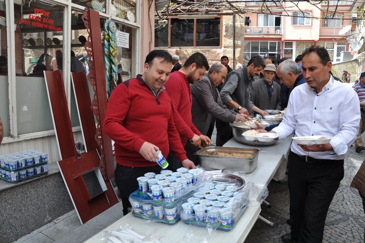 Simav Esnafından \'Kutlu Doğum\' Pilavı