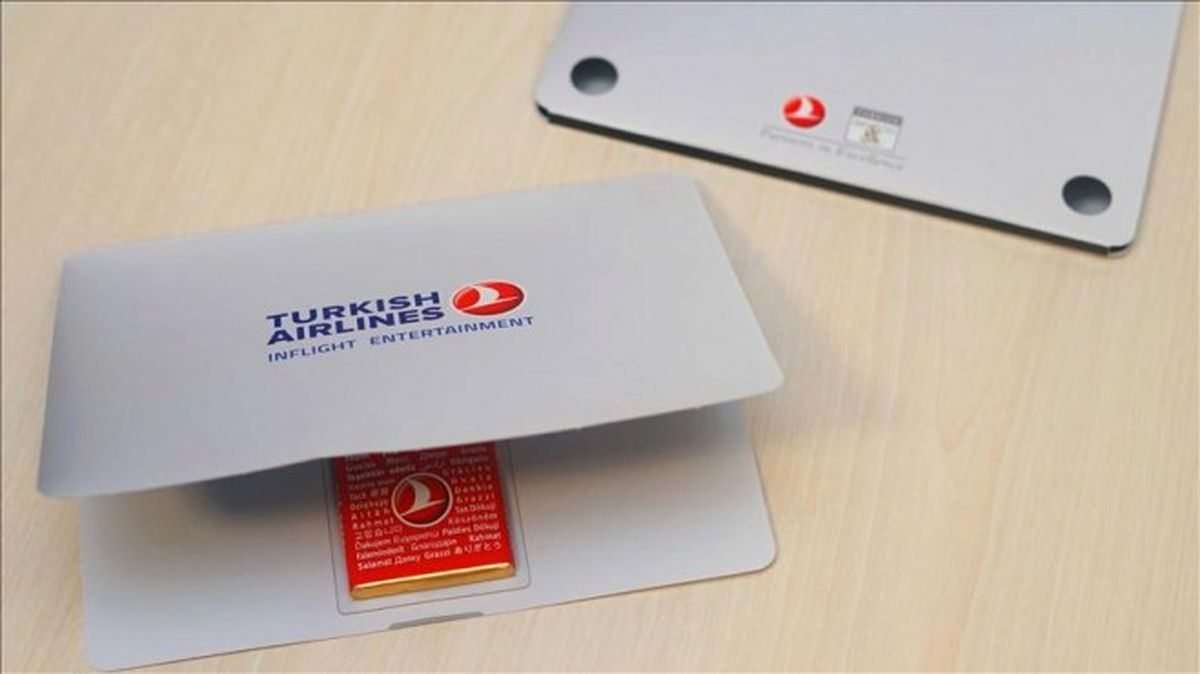 THY\'den \'Laptop\' Şeklinde Çikolata İkramı