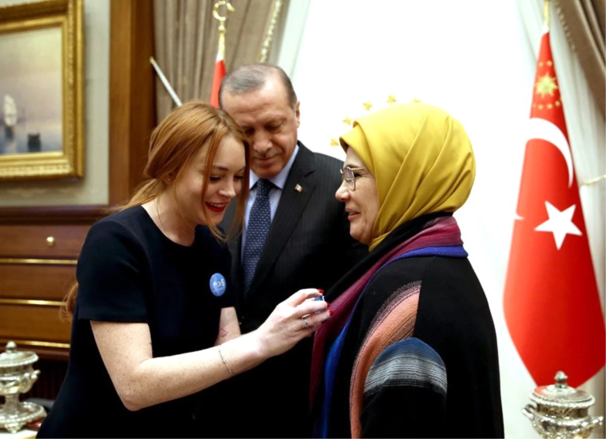 Times: Erdoğan\'ın Lindsay Lohan ile Sıra Dışı İttifakının Arkasında Hilal Kaplan Var