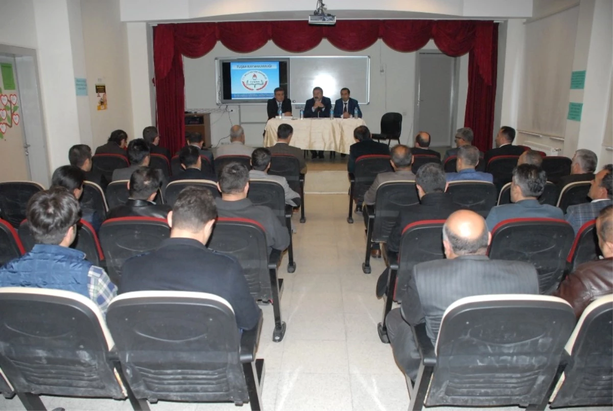 Tuşba\'da Ortaokul Müdürleriyle İstişare Toplantı