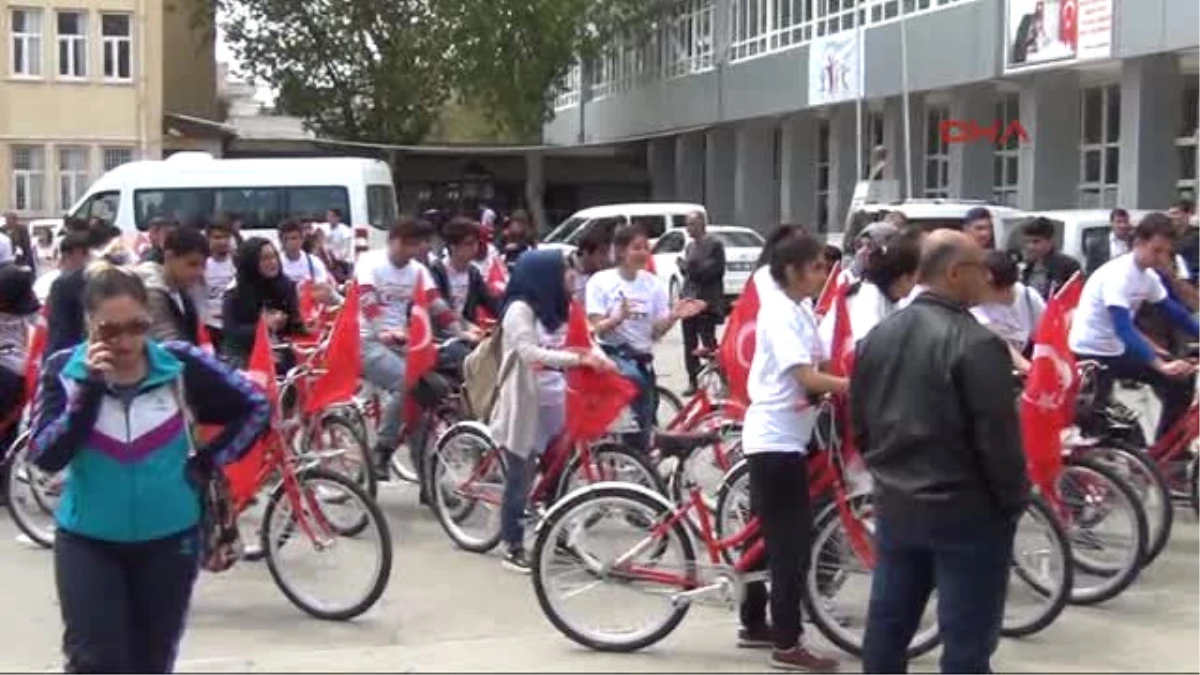 Adıyaman\'da Başarılı 200 Öğrenciye Bisiklet