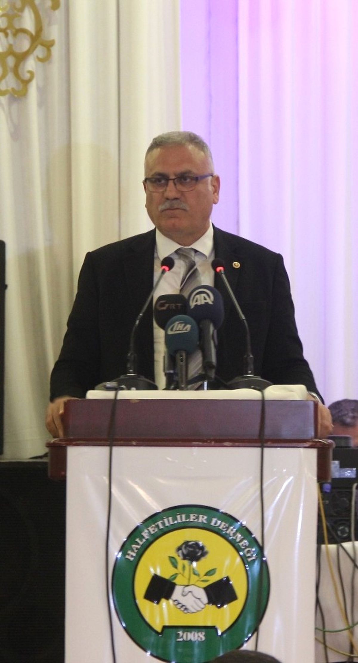 Ak Partili Gül\'den Referandum Çağrısı