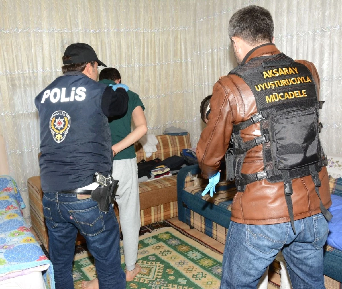 Aksaray\'daki Uyuşturucu Operasyonunda 39 Tutuklama