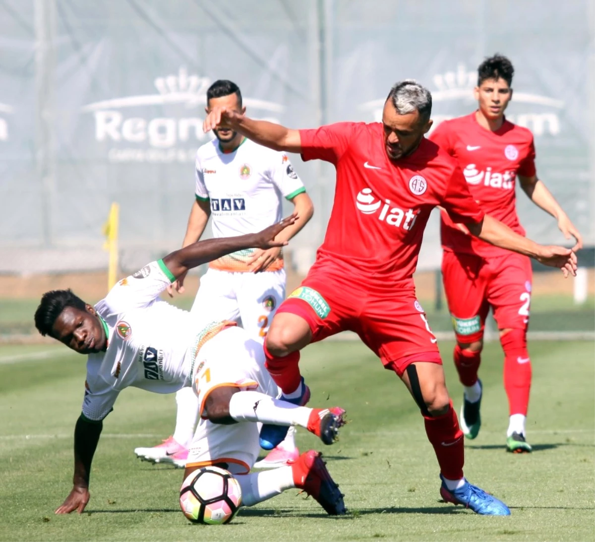 Antalyaspor Hazırlık Maçında Love\'u Durduramadı