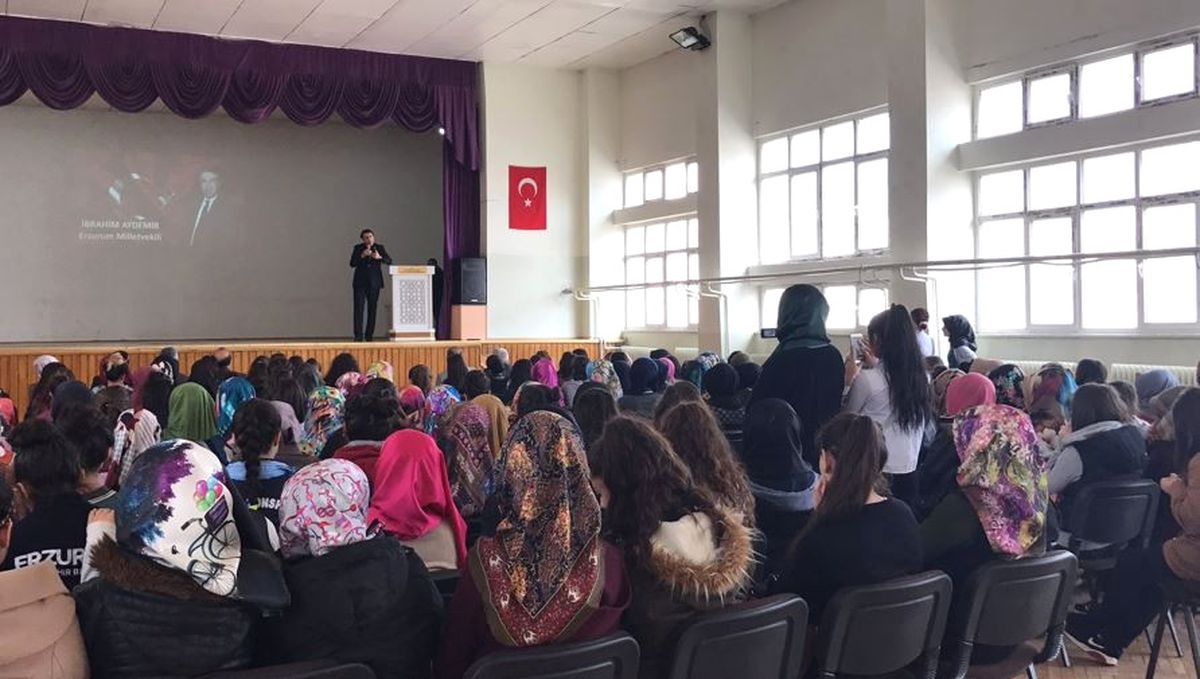 Aydemir Gençlere Seslendi