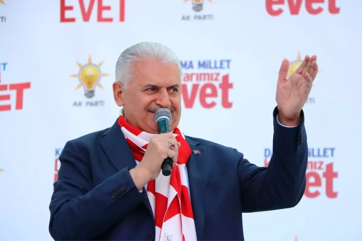 Başbakan Yıldırım: "Yolları Böleriz, Türkiye\'yi Böldürtmeyiz"