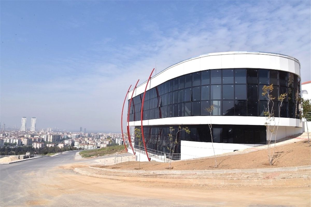 Bornova\'ya Üç Kültür Merkezi Birden