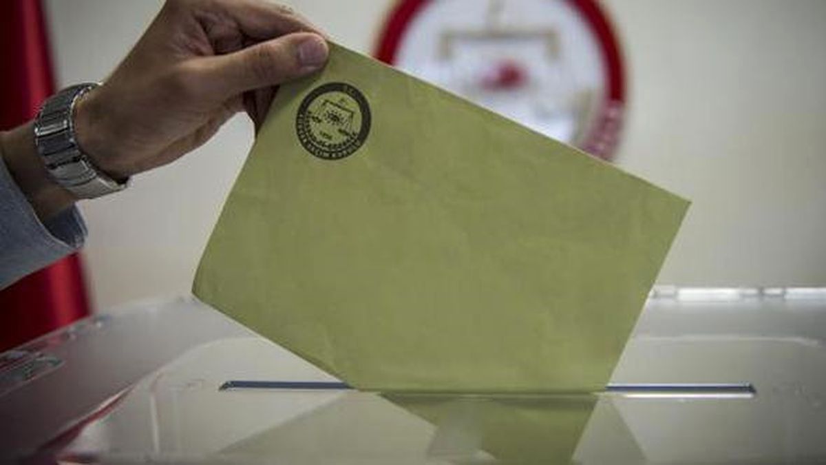 Bursa\'da Sandıklar 5 Bin 600 Polise Emanet
