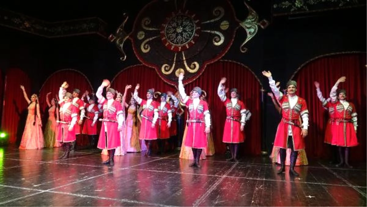 Dha İstanbul - Dağıstan Devlet Halk Dansları\'ndan İzleyenleri Heyecanlandıran Gösteri