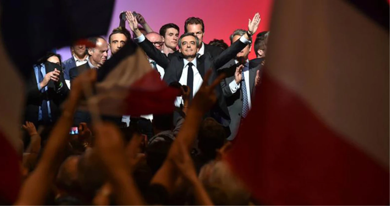 Fransa\'da Cumhurbaşkanı Adayını "Az Alkışlayan 3 Kişi" Mitingden Atıldı