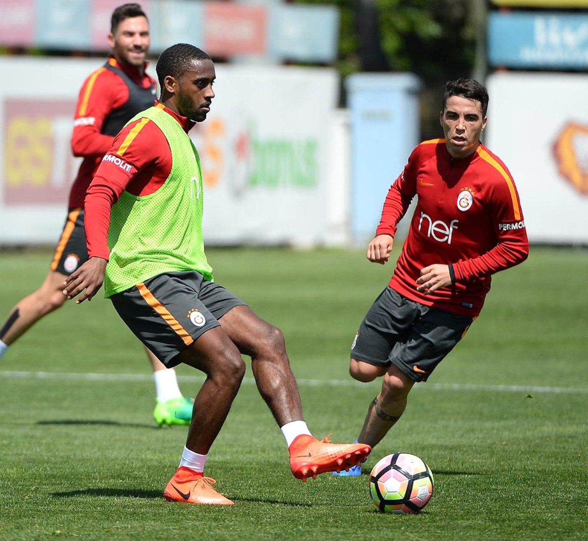 Galatasaray\'da Derbi Hazırlıkları Sürüyor