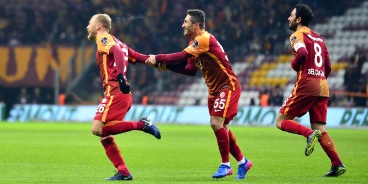 Galatasaray\'da Taşlar Yerinden Oynuyor!
