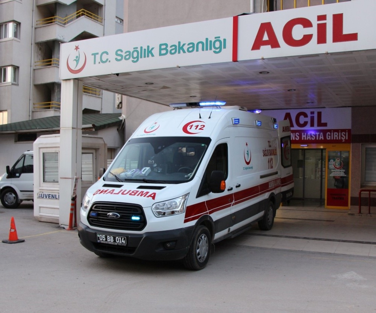 Karın Ağrısı Şikayetiyle Hastaneye Giden 14 Yaşındaki Ortaokul Öğrencisi Doğum Yaptı (2)