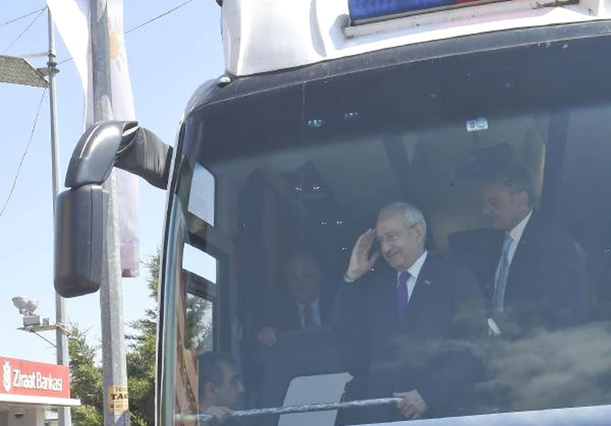 Kılıçdaroğlu, Başkentte Vatandaşlarla Çay İçti