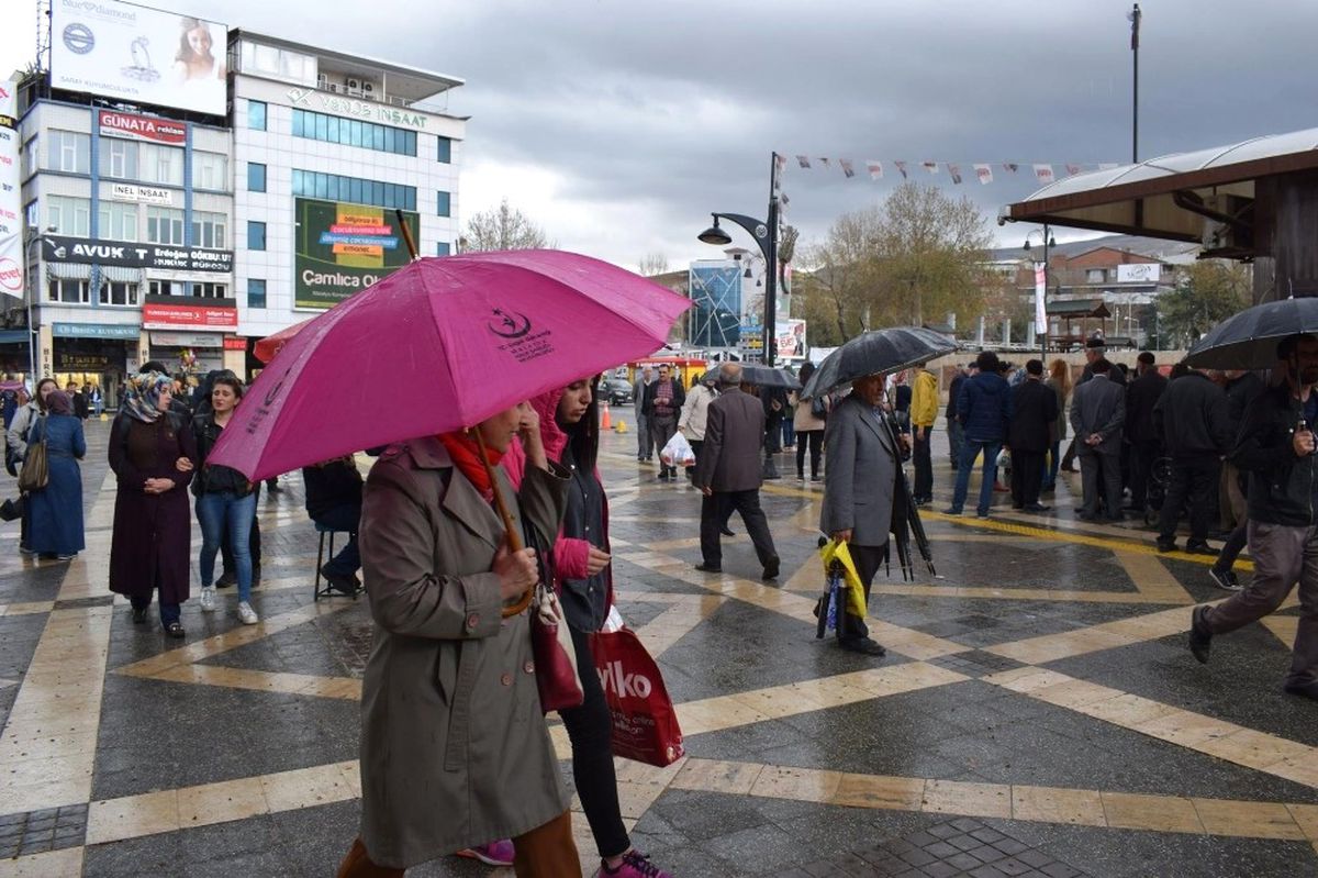 Malatya\'da Sağanak Yağış Etkili Oluyor