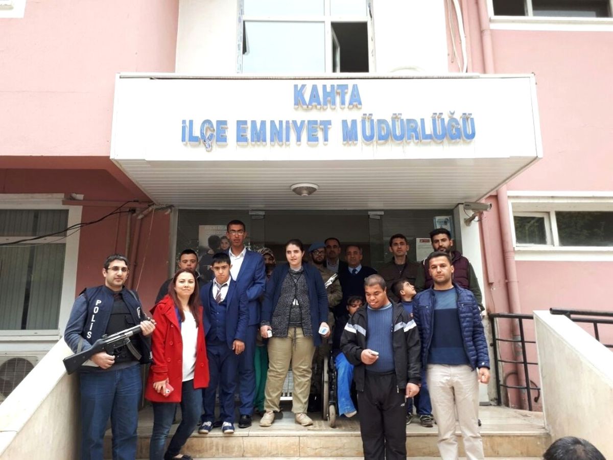 Özel Öğrenciler Polis Amcalarını Unutmadı
