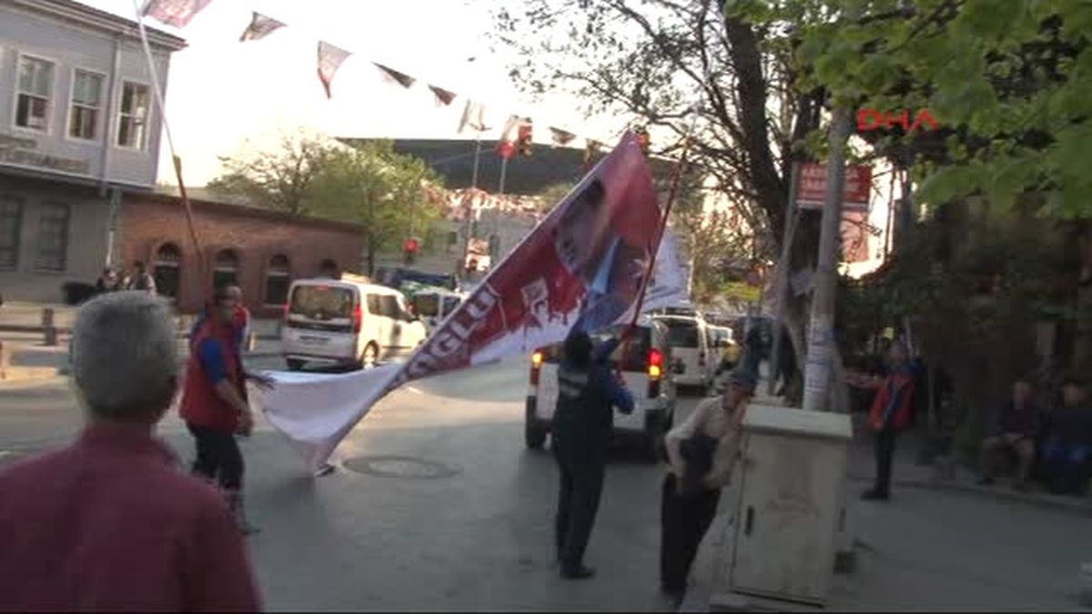 Referandum Pankart ve Afişleri Toplanmaya Başladı