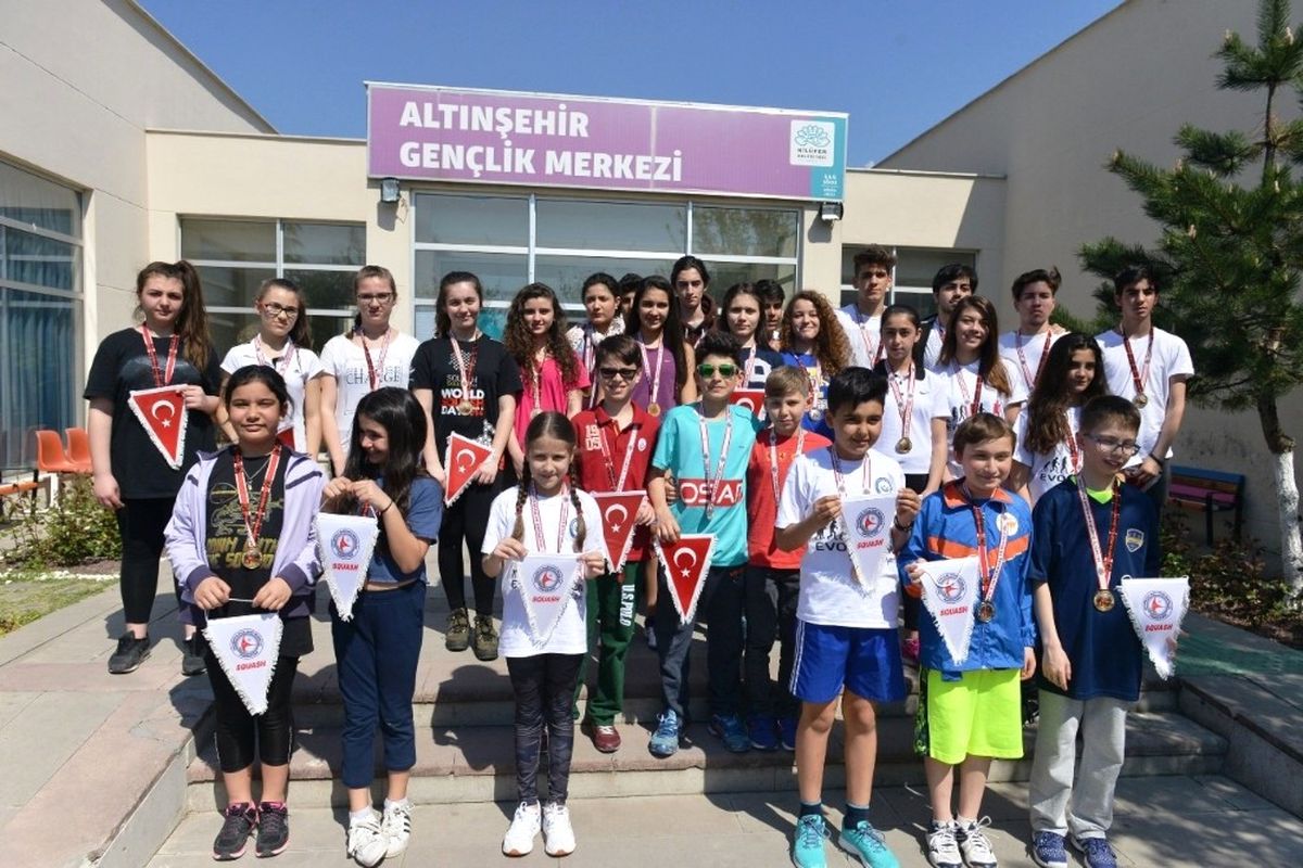 Squash Şampiyonası\'nda Ödüller Sahiplerini Buldu