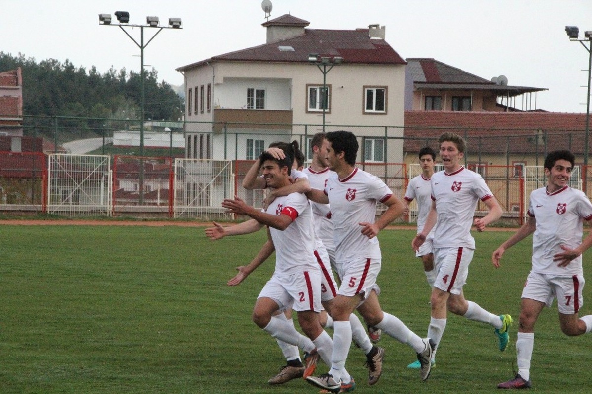 U17 Türkiye Şampiyonası 2. Kademe Müsabakalarından İstanbul ve Eskişehir Temsilcileri Finale Adını...
