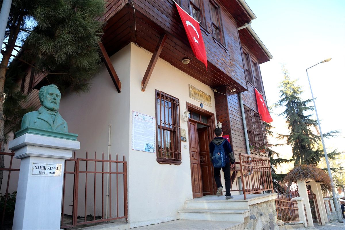 Vatan Şairi"Nin Evi Tarihe Işık Tutuyor