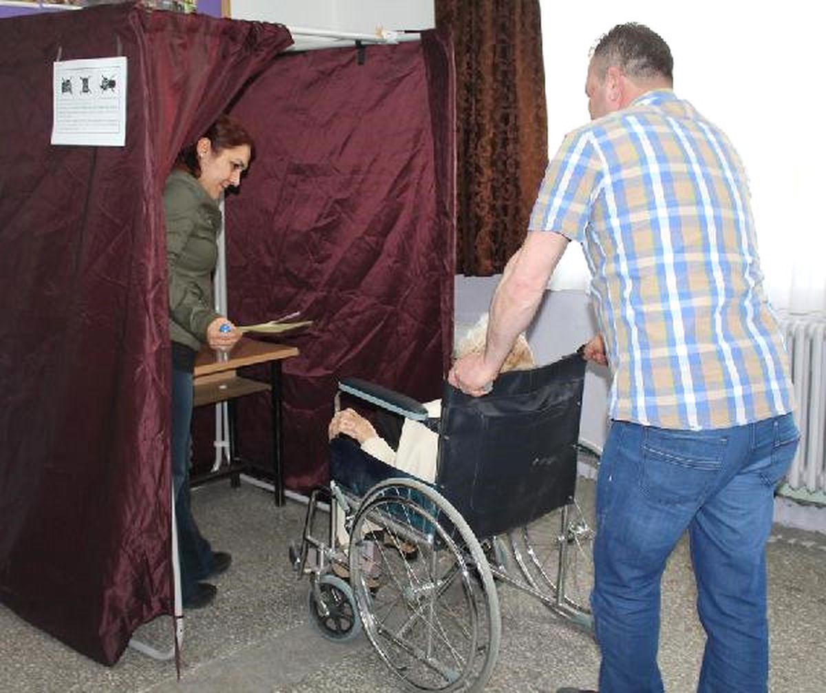 101 Yaşındaki Mülkiye Öğretmen Oyunu Kullandı