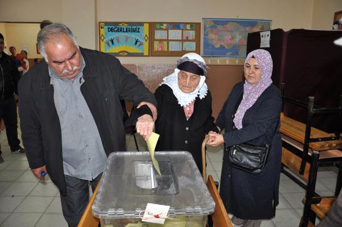 116 Yaşında Sandık Başına Gitti