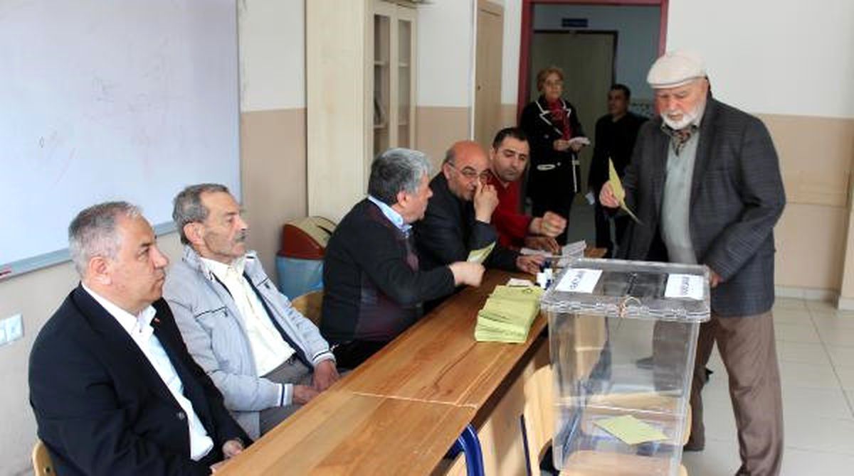 Afyonkarahisar\'da Oy Verme İşlemleri Başladı