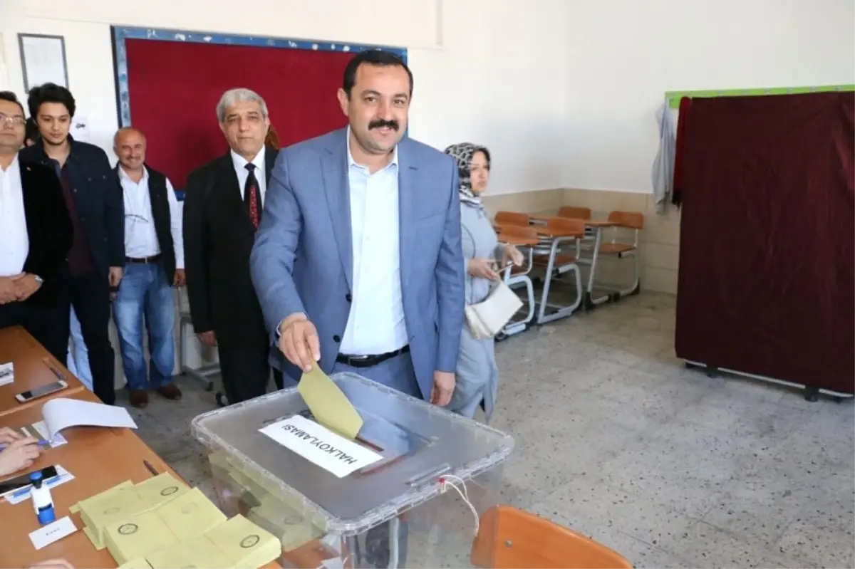 AK Parti İl Başkanı Sümer Oyunu Kullandı