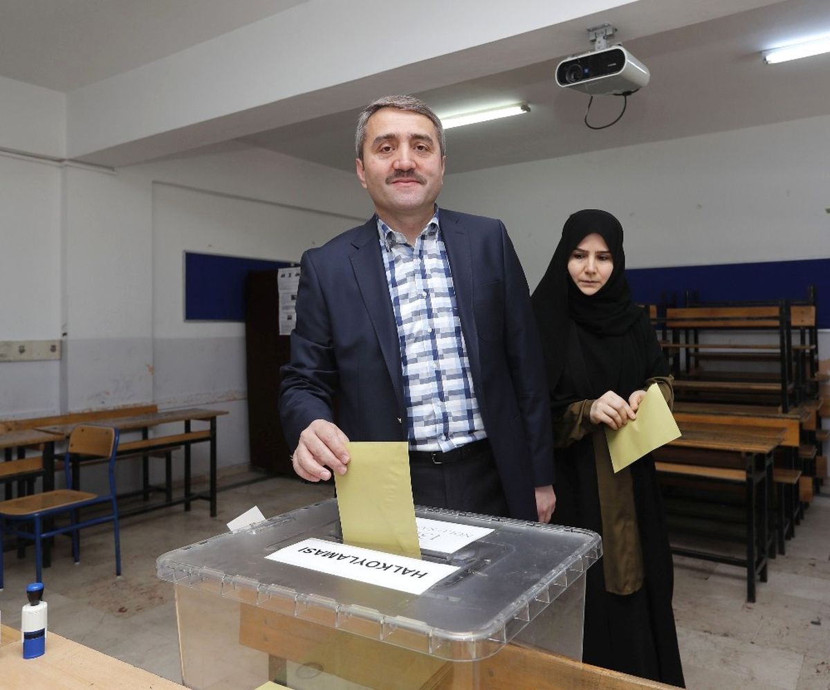 AK Parti İstanbul İl Başkanı Temurci Oyunu Kullandı