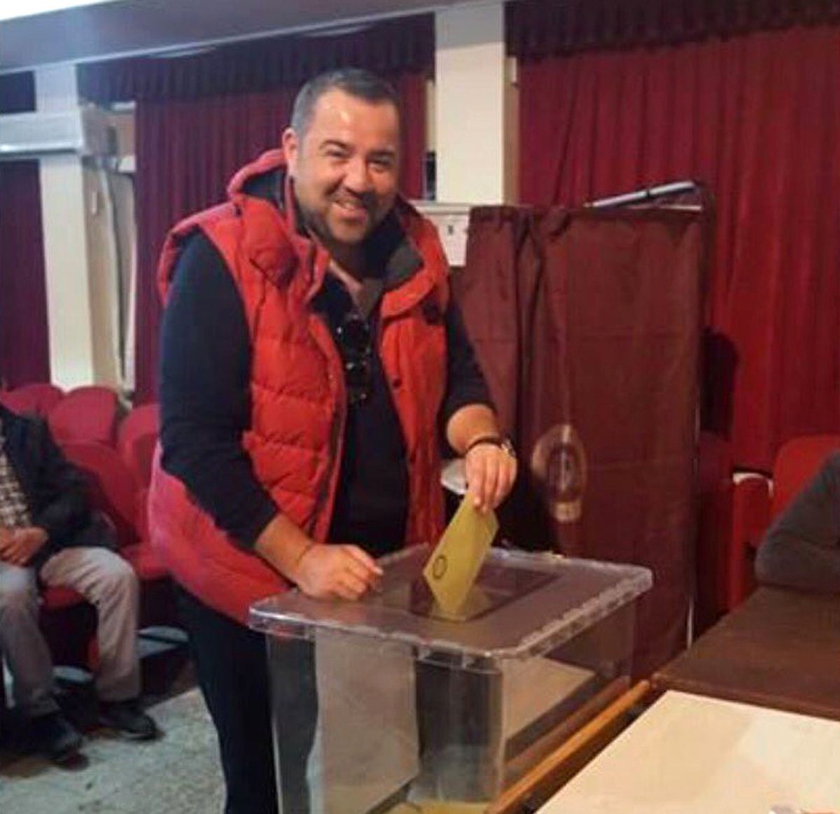 Ata Demirer Oyunu Bozcaada\'da Kullandı