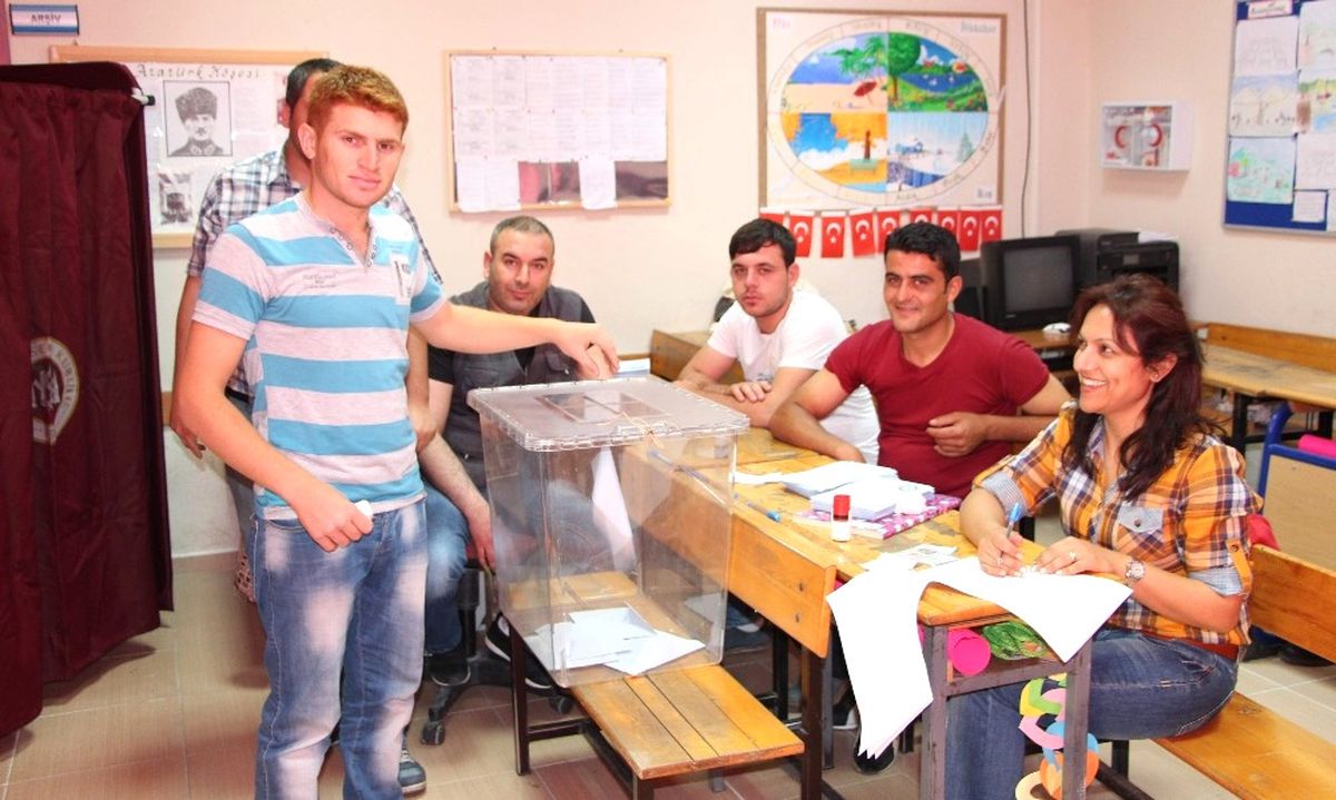 Aydın\'da Oy Kullanma İşlemi Başladı