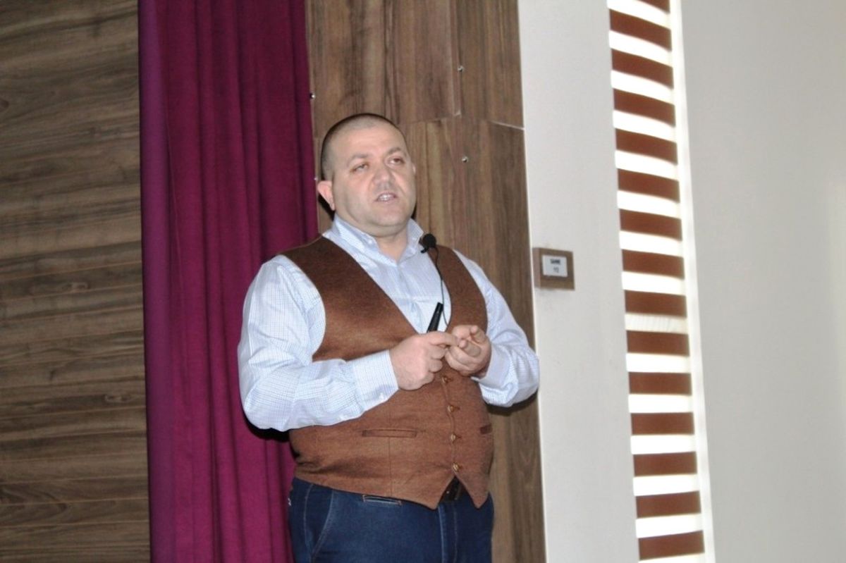 Ayvalık\'ta Üniversite Sistemindeki Son Değişiklikler ve Geleceğin Meslekleri Semineri