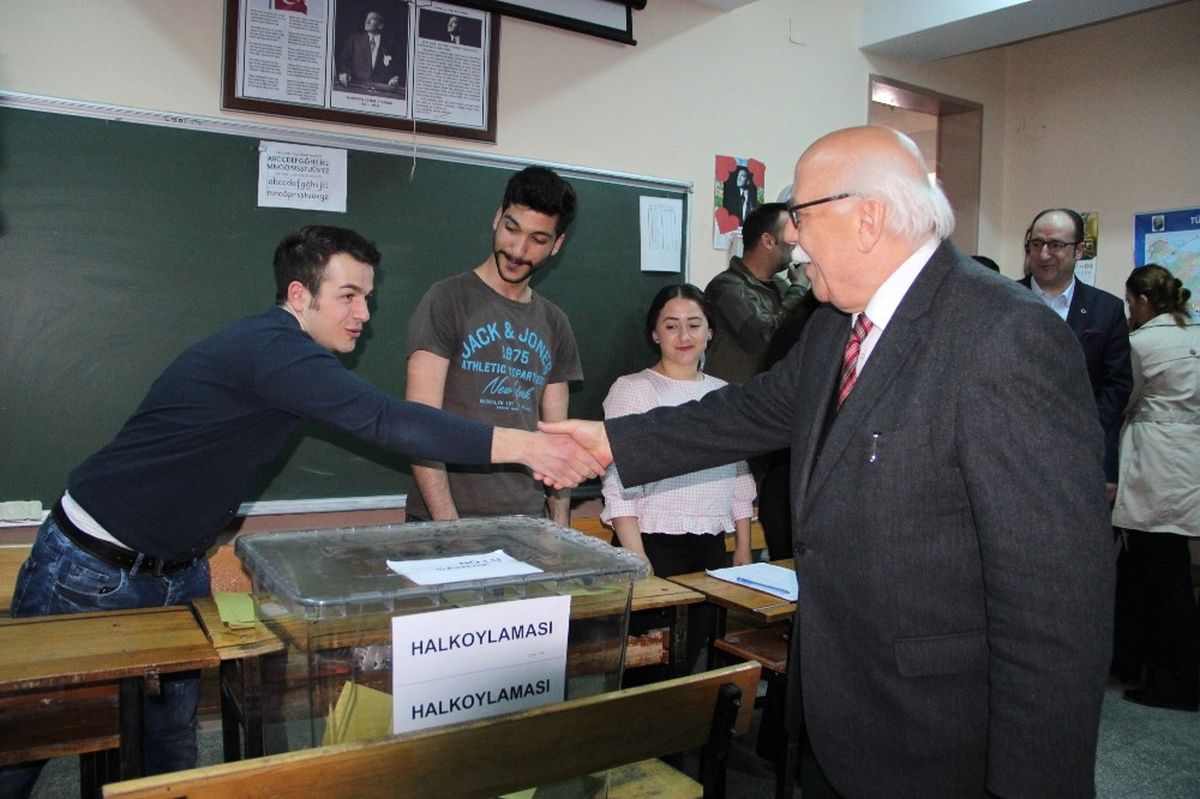 Bakan Avcı Oyunu Eskişehir\'de Kullandı