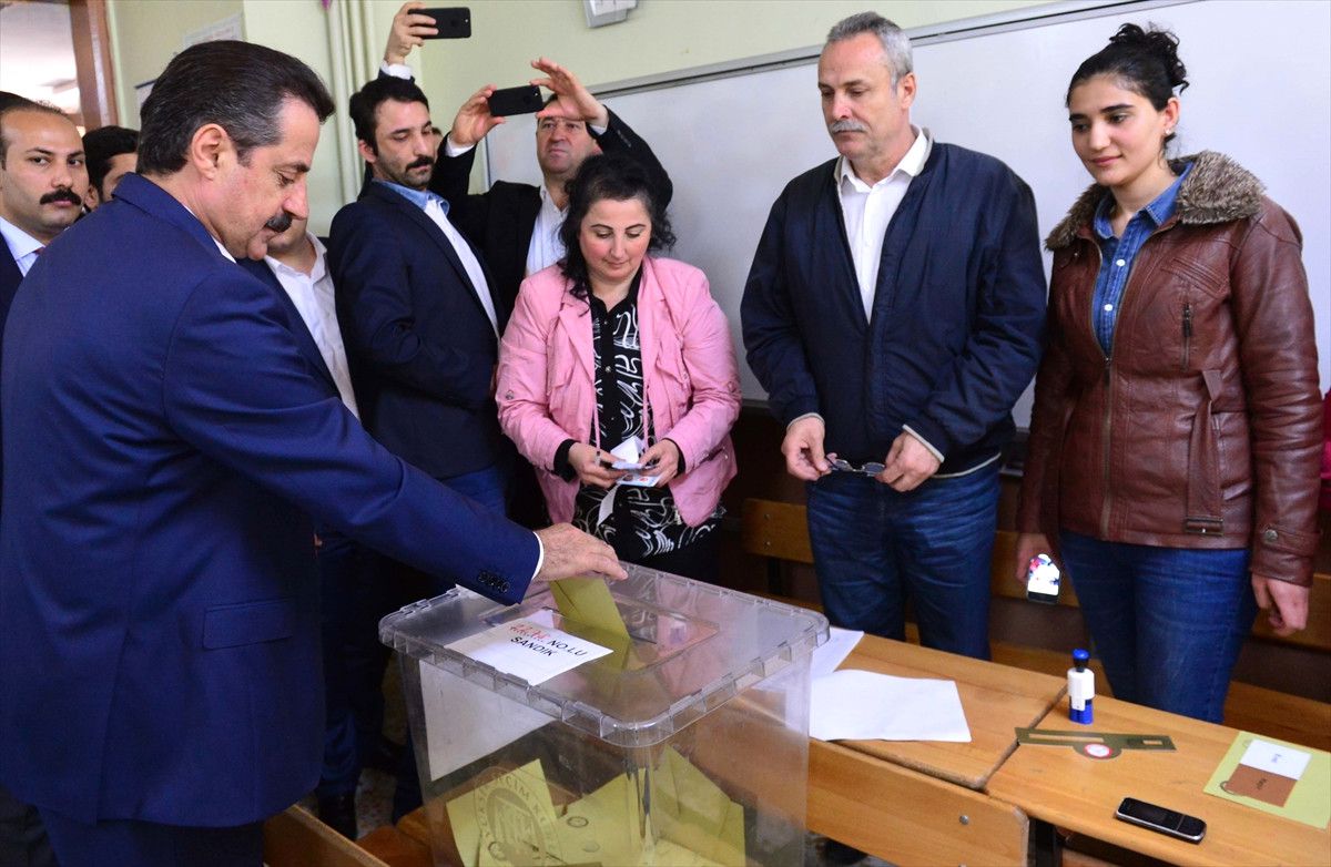Bakan Faruk Çelik Oyunu Kullandı