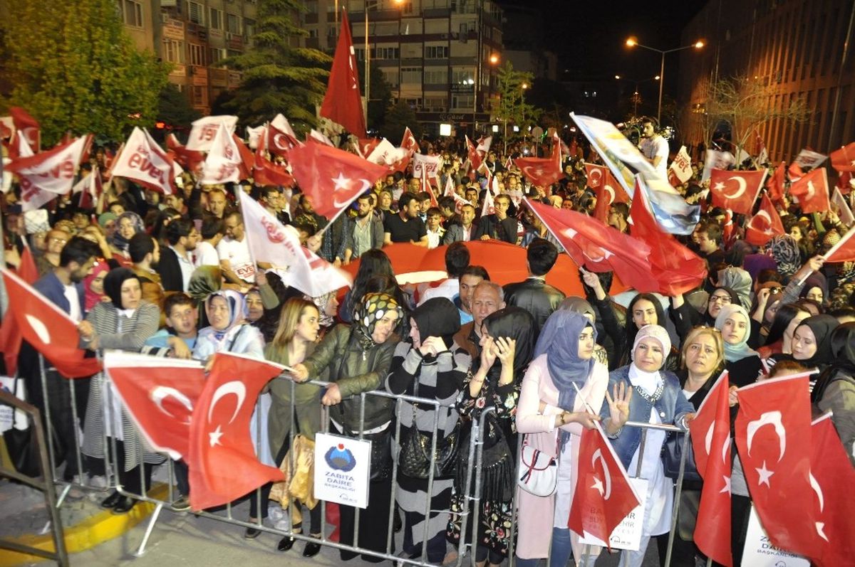 Balıkesir\'de \'Evet\' Coşkusu