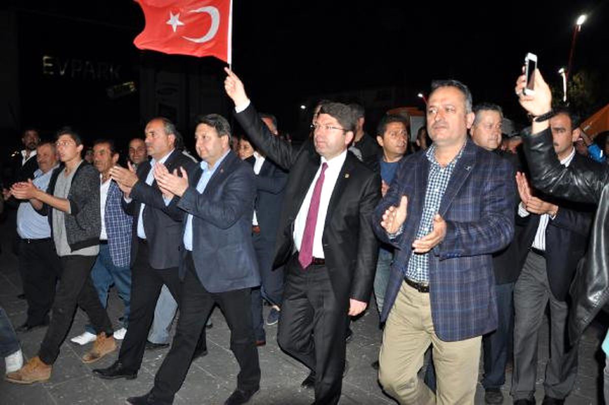 Bartın\'da Referandum Kutlaması