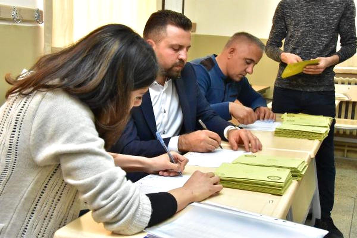 Başbakan\'ın Sandığından \'Hayır\' Çıktı